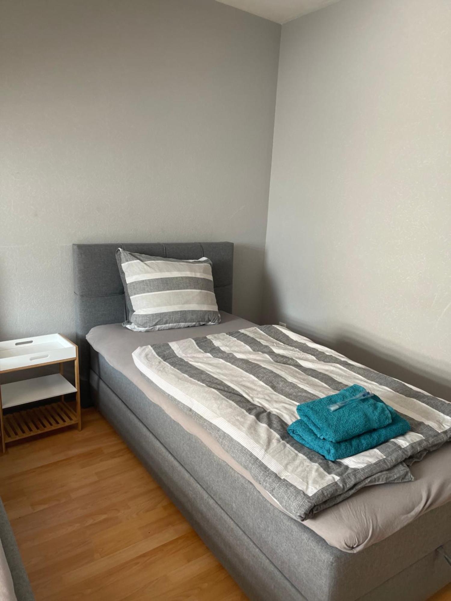 Apartment Gross 4 Zimmer Есен Екстериор снимка